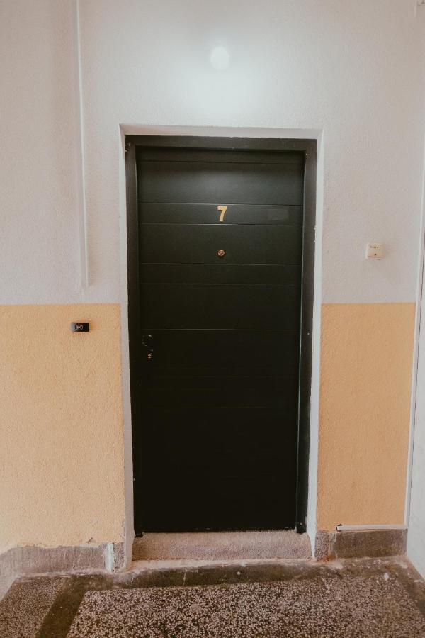 Bloom Suites Pristina Kültér fotó